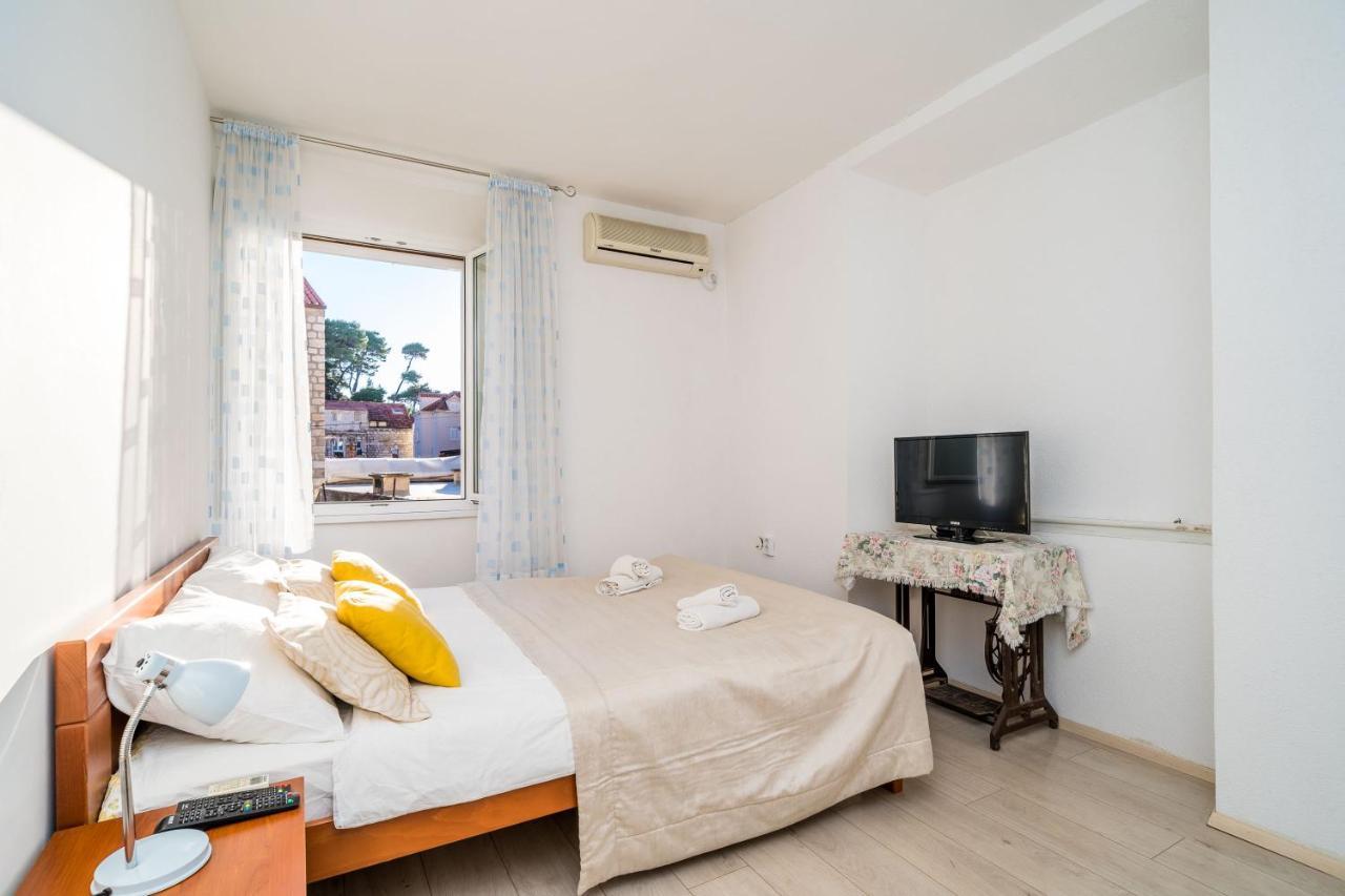 Deluxe Rooms With A Terrace View At Old City Gate Dubrovnik Exterior foto